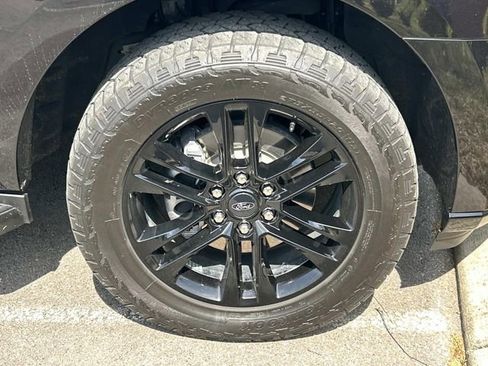 Used 2024 Ford Expedition XLT AWD/4WD image 10