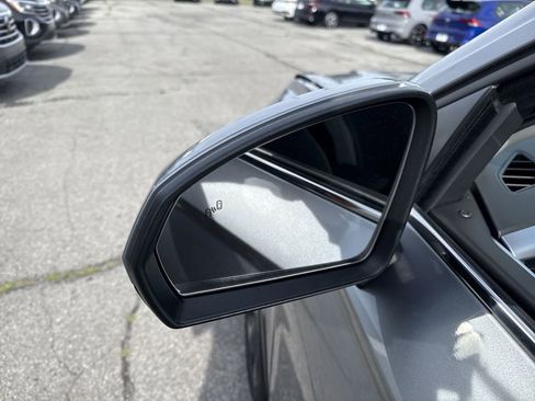 New 2025 Volkswagen Taos SE image 23