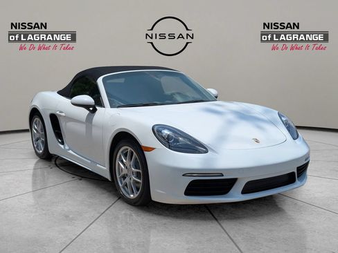 Used 2018 Porsche 718 Boxster RWD image 2