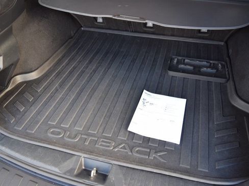 Used 2018 Subaru Outback 3.6R Touring AWD/4WD image 77