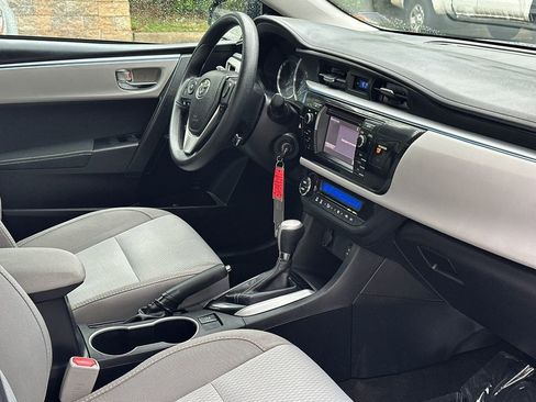 Used 2016 Toyota Corolla LE FWD image 10