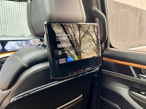 Used 2022 Jeep Grand Wagoneer Series III w/ Rear Seat Video Group 1 image 40