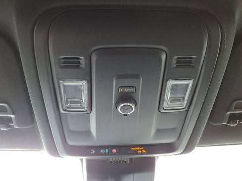 Used 2025 Chevrolet Tahoe LT AWD/4WD image 11