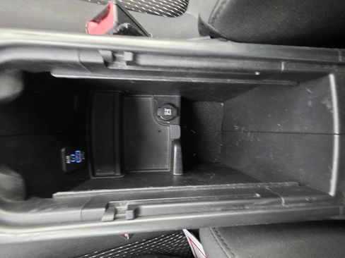 Used 2014 Dodge Journey SXT w/ Flexible Seating Group image 31