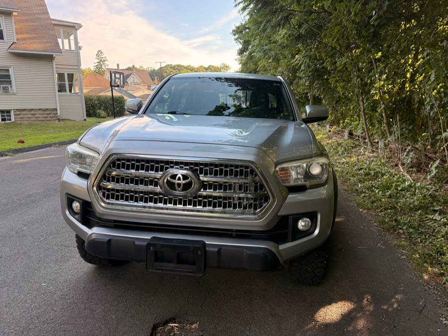 Used 2017 Toyota Tacoma TRD Off-Road w/ Tow Package AWD/4WD image 14