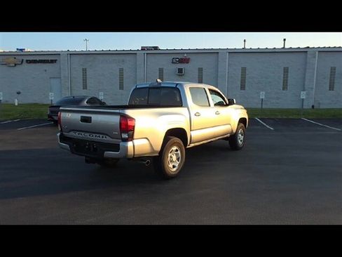 Used 2022 Toyota Tacoma SR image 8