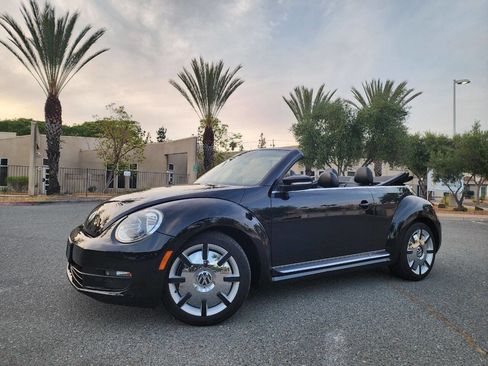 Used 2013 Volkswagen Beetle 2.5 FWD image 2