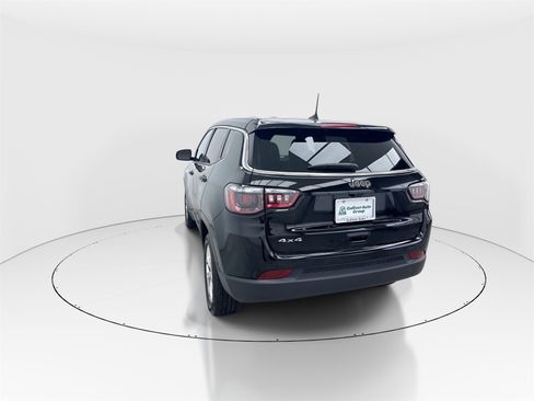 Used 2024 Jeep Compass Sport image 6