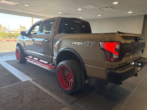 Used 2021 Nissan Titan PRO-4X w/ Pro-4x Convenience Package image 9