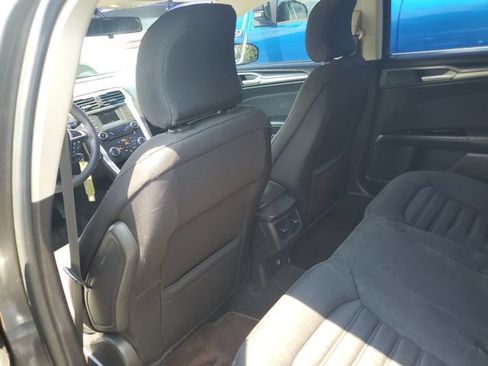 Used 2015 Ford Fusion SE FWD image 24