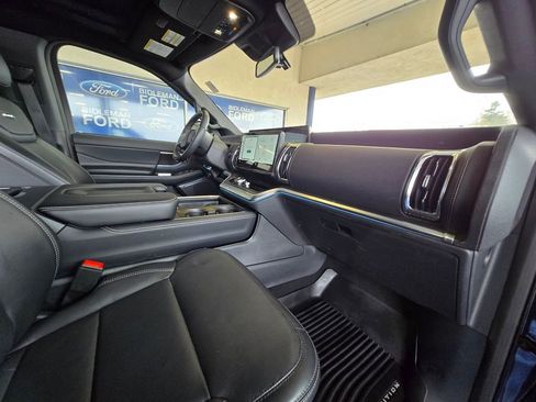 Used 2025 Ford Expedition Platinum w/ Stealth Performance Package image 29