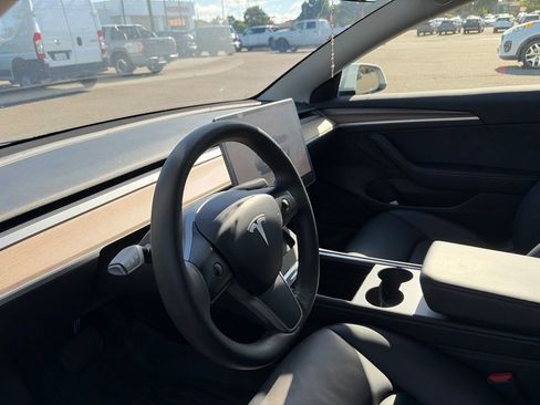 Used 2023 Tesla Model 3 Standard Range RWD image 9