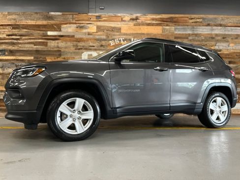 Used 2022 Jeep Compass Latitude w/ Convenience Group AWD/4WD image 41