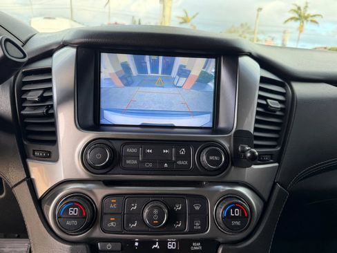 Used 2018 Chevrolet Tahoe 2WD w/ Enhanced Driver Alert Package image 13