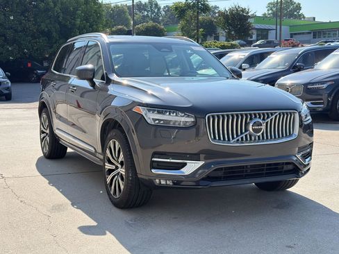 Used 2024 Volvo XC90 B5 Core w/ Protection Package Premier AWD/4WD image 7