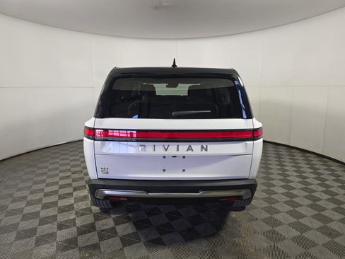 Used 2023 Rivian R1S Adventure image 4
