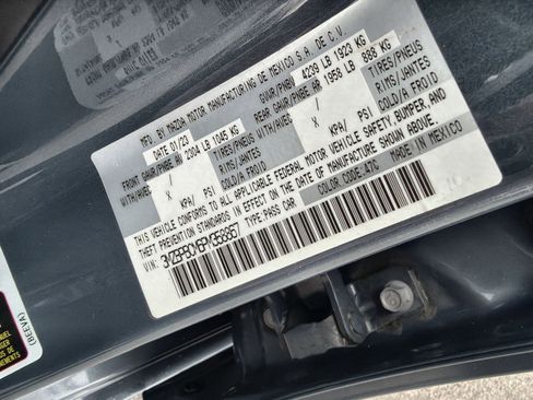 Used 2023 MAZDA MAZDA3 s image 29