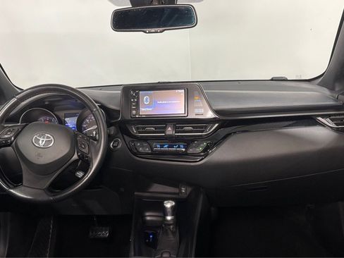 Used 2018 Toyota C-HR XLE image 11