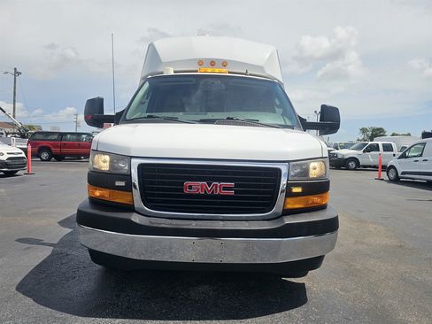 Used 2018 GMC Savana 3500 w/ Power Convenience Package RWD image 2
