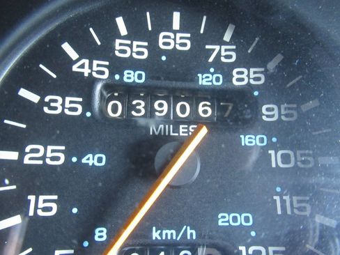Used 1989 Dodge Shadow 2-Door Hatchback FWD image 36