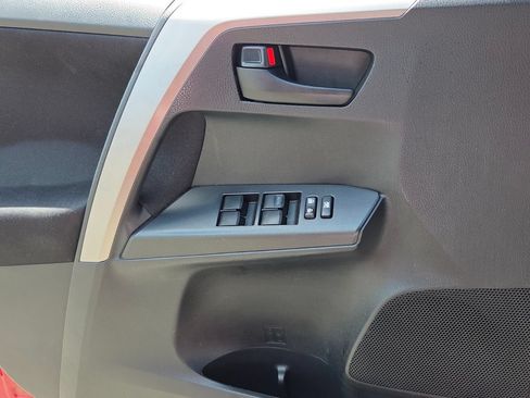 Used 2016 Toyota RAV4 LE FWD image 26