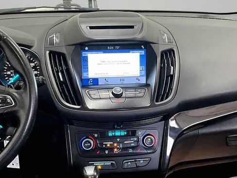 Used 2018 Ford Escape SE w/ SE Sport Appearance Package FWD image 9