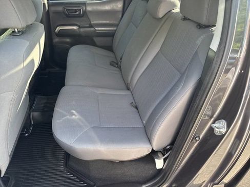 Used 2017 Toyota Tacoma SR5 w/ Tow Package RWD image 19