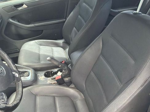 Used 2012 Volkswagen Jetta SE FWD image 3