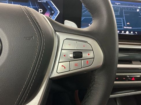 Certified 2025 BMW X7 xDrive40i image 18