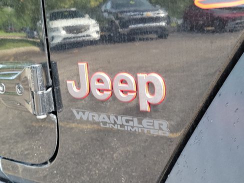 Used 2021 Jeep Wrangler Unlimited Rubicon AWD/4WD image 7