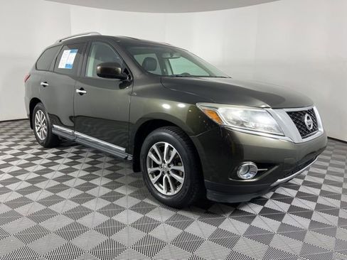 Used 2016 Nissan Pathfinder SL image 2