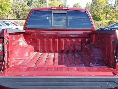 Used 2022 Nissan Frontier PRO-4X w/ Off-Road Protection Package image 7