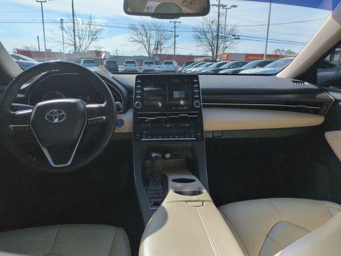Certified 2022 Toyota Avalon XLE w/ Moonroof Package image 12