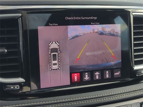 Certified 2022 Chrysler Pacifica Limited w/ Uconnect Theater Family Group image 19