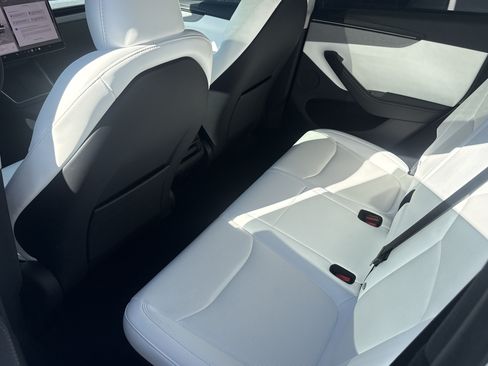 Used 2026 Tesla Model Y 2WD image 10