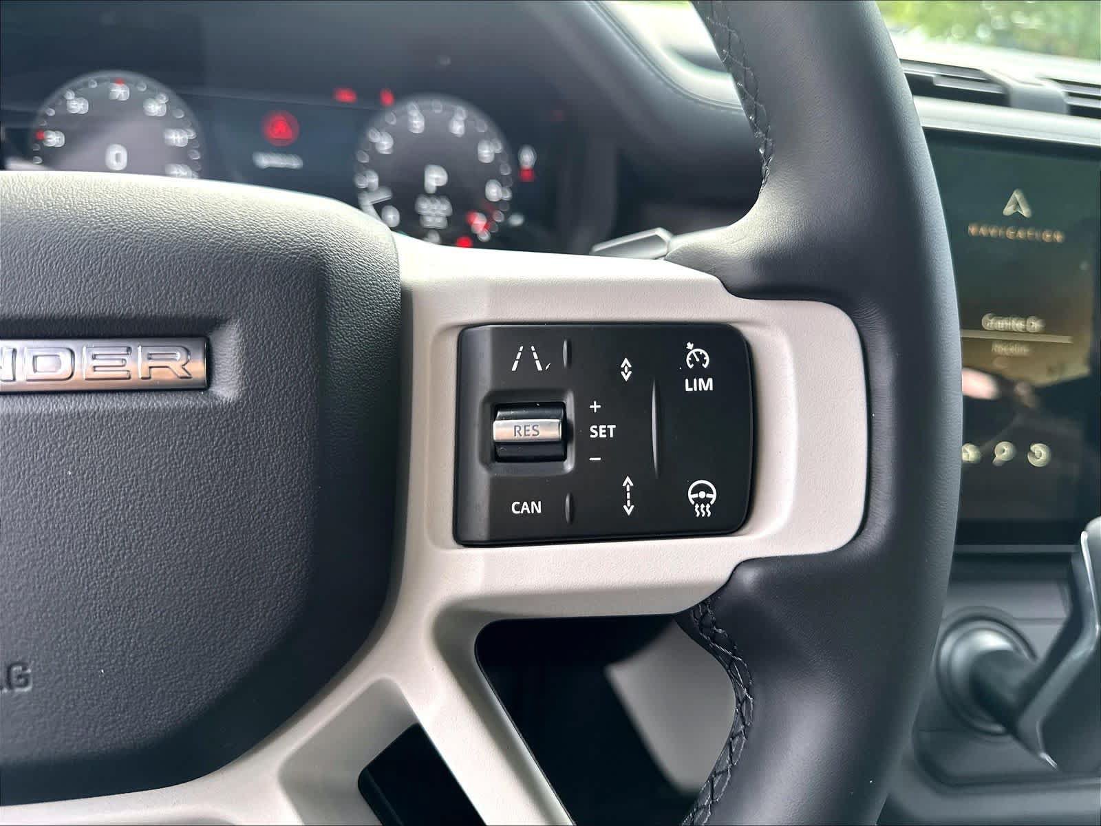 New 2026 Land Rover Defender 110 X-Dynamic SE AWD/4WD image 18