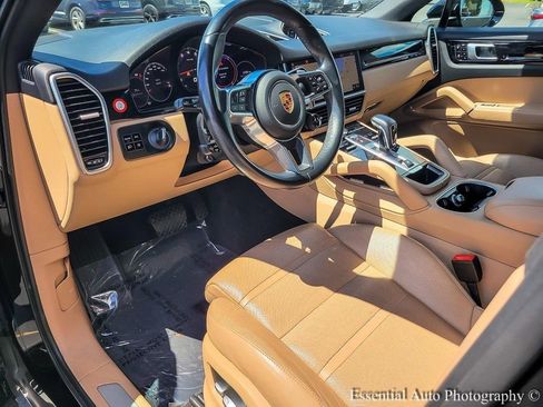 Used 2021 Porsche Cayenne Coupe image 10