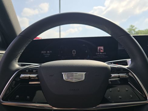 Used 2024 Cadillac Lyriq Tech AWD/4WD image 26