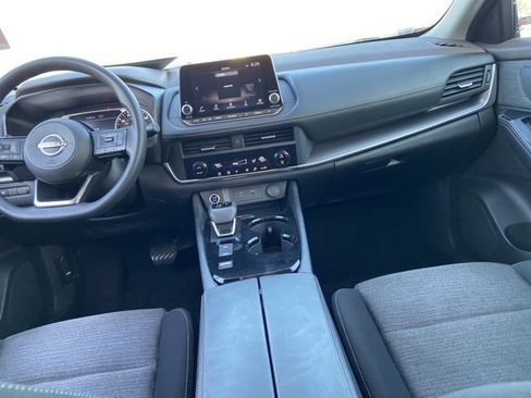 Used 2023 Nissan Rogue SV FWD image 23