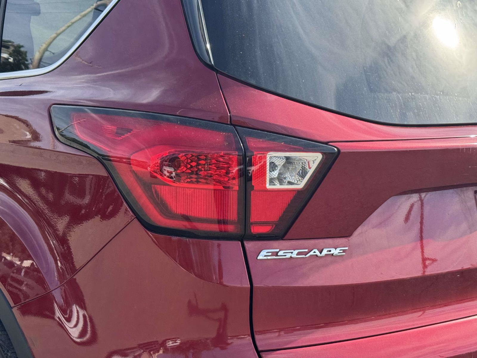 Used 2019 Ford Escape Titanium AWD/4WD image 9