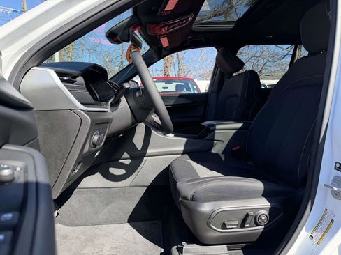 Used 2025 Jeep Grand Cherokee Laredo X w/ Luxury Tech Group I image 17