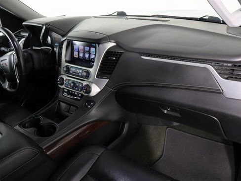 Used 2017 GMC Yukon XL SLT w/ Open Road Package image 9