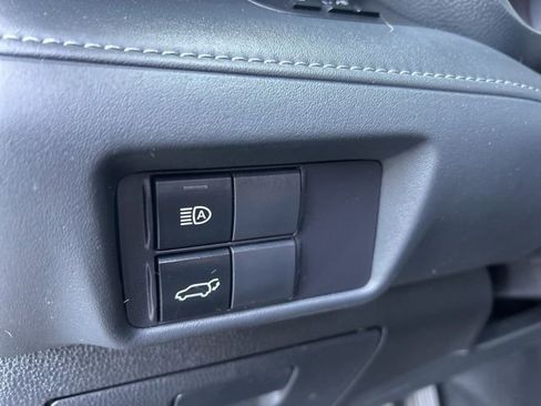 Used 2022 Toyota Highlander XLE image 12