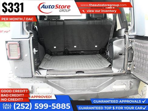 Used 2012 Jeep Wrangler Unlimited Rubicon w/ Connectivity Group AWD/4WD image 10