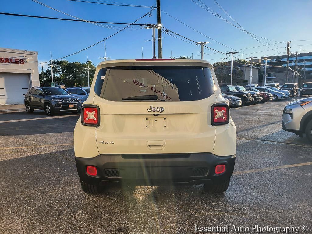Used 2023 Jeep Renegade Latitude AWD/4WD image 10