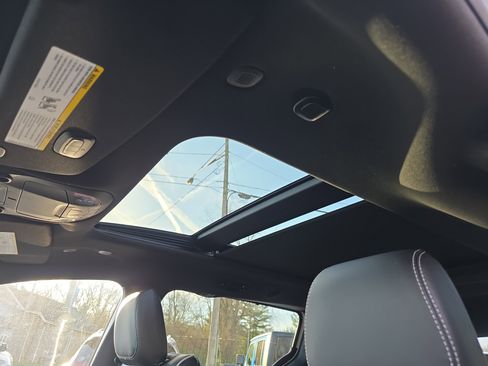 New 2026 Chrysler Pacifica Limited w/ S Appearance Package image 5