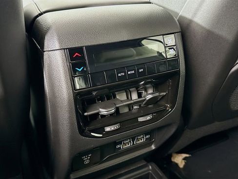 New 2025 Jeep Grand Cherokee L Altitude image 25