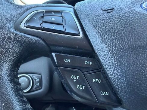 Used 2017 Ford Escape Titanium image 19