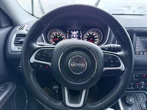 Used 2019 Jeep Compass Latitude w/ Cold Weather Group image 18