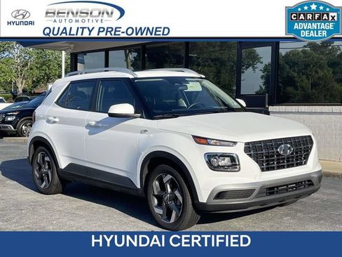 Certified 2025 Hyundai Venue SEL FWD image 1